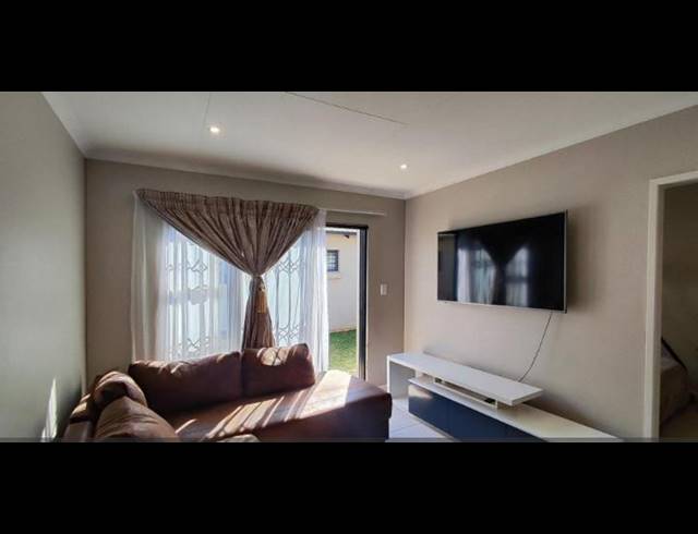 3 BEDROOM HOUSE FOR SALE IN ALBERTSDAL